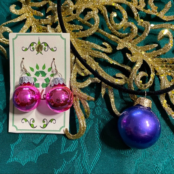 🎄New Christmas Bulb Earrings & Necklace Set - Picture 1 of 9